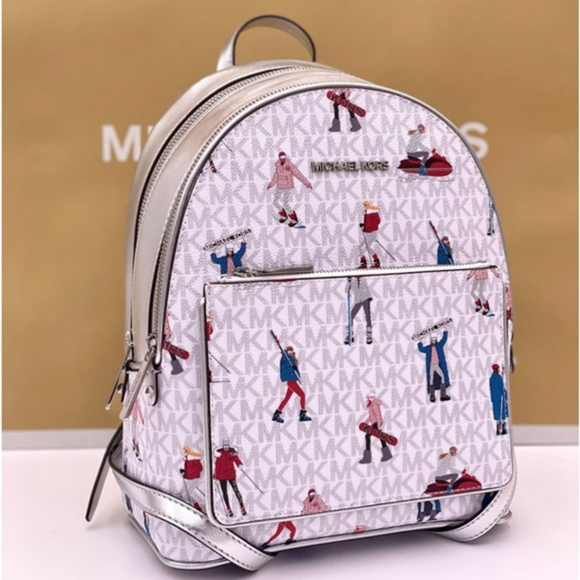 Michael Kors Jet Set Girls Adina
Medium Backpack MK Bright White
Silver - Picture 2 of 12